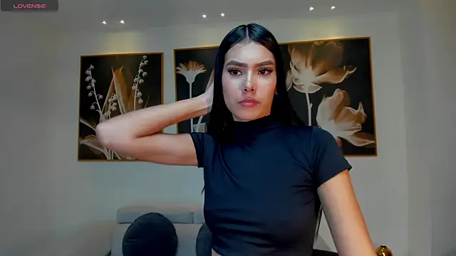 NiaSalvatore online show from 03.02.25