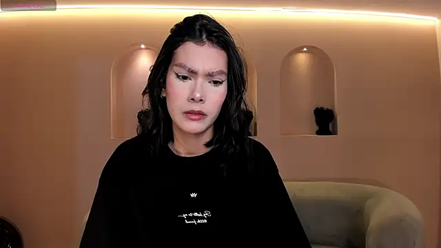 NiaSalvatore online show from 09.14.25