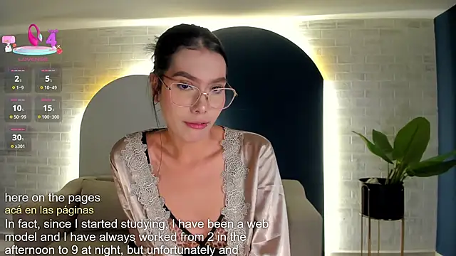NiaSalvatore online show from 04.30.26