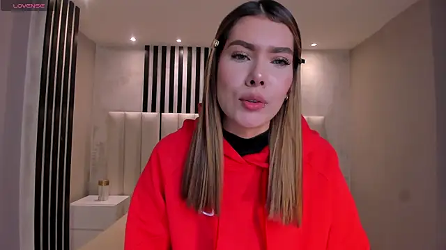 Snapshot of NiaSalvatore chatting on 07.19.26 NiaSalvatore online show from 07.19.26