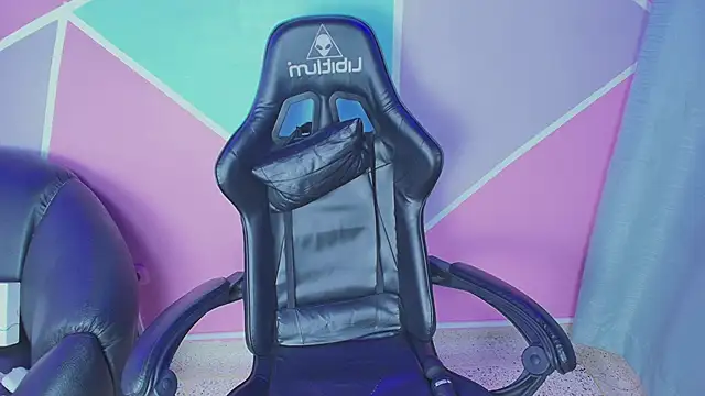 Snapshot of katy_handerson chatting on 10.16.25 katy handerson online show from 10.16.25