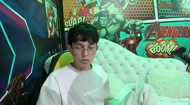 Snapshot of jisuscat chatting on 01.15.25 jisuscat online show from 01.15.25