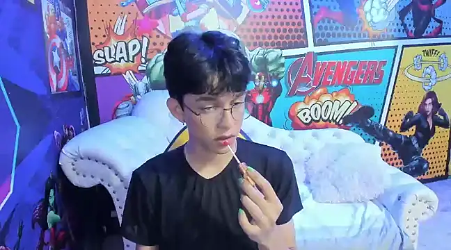 Snapshot of jisuscat chatting on 01.29.25 jisuscat online show from 01.29.25