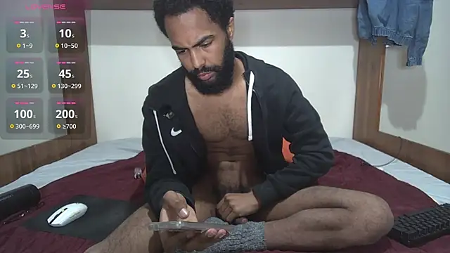 Snapshot of kevi_cocks chatting on 04.04.26 kevi cocks online show from 04.04.26