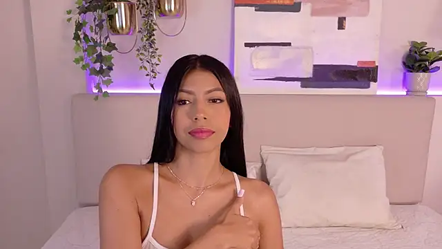 Snapshot of AbieHills chatting on 02.19.25 AbieHills online show from 02.19.25