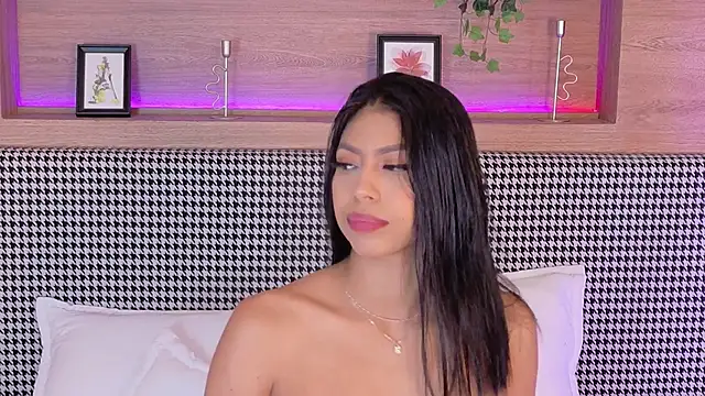 Snapshot of AbieHills chatting on 03.13.25 AbieHills online show from 03.13.25