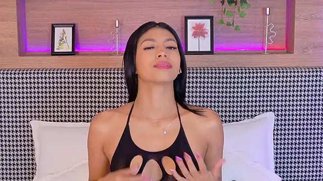 Snapshot of AbieHills chatting on 03.14.25 AbieHills online show from 03.14.25