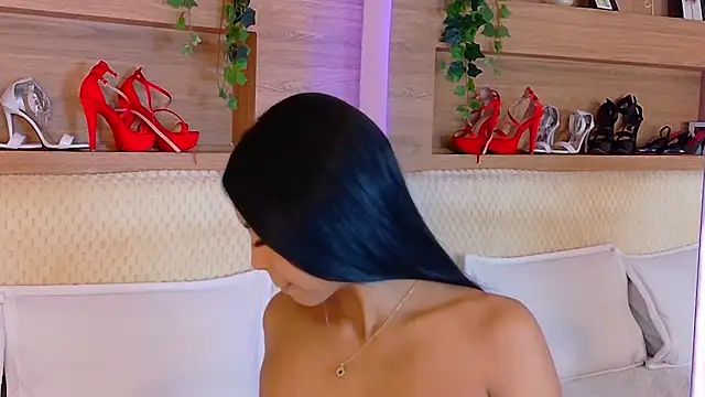 Snapshot of AbieHills chatting on 11.28.25 AbieHills online show from 11.28.25