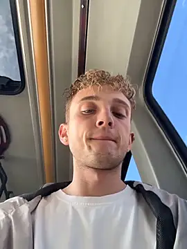 Snapshot of verici34 chatting on 10.24.25 verici34 online show from 10.24.25