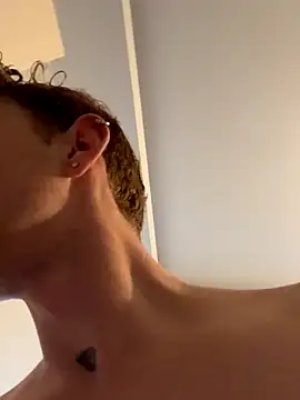 Snapshot of verici34 chatting on 10.26.25 verici34 online show from 10.26.25