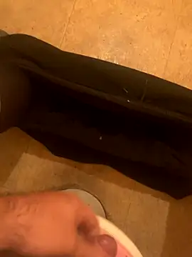 Snapshot of balint35 chatting on 09.26.25 balint35 online show from 09.26.25