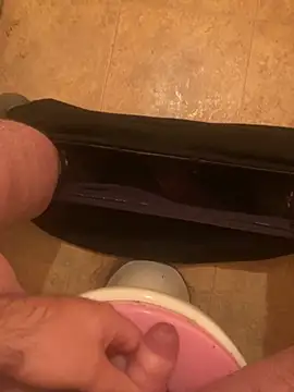 Snapshot of balint35 chatting on 10.21.25 balint35 online show from 10.21.25