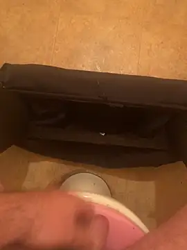 Snapshot of balint35 chatting on 10.22.25 balint35 online show from 10.22.25