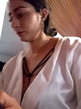 BELLA--26 online show from 02.05.25