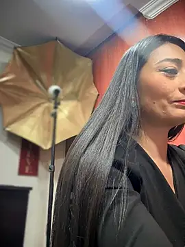 BELLA--26 online show from 10.08.25