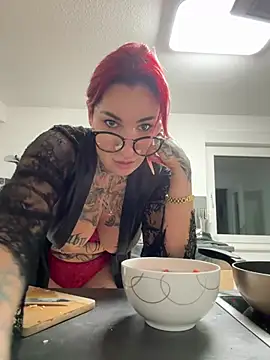 Snapshot of Mia-Fuchs chatting on 01.06.25 Mia-Fuchs online show from 01.06.25