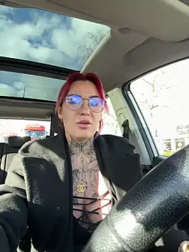 Snapshot of Mia-Fuchs chatting on 01.07.25 Mia-Fuchs online show from 01.07.25