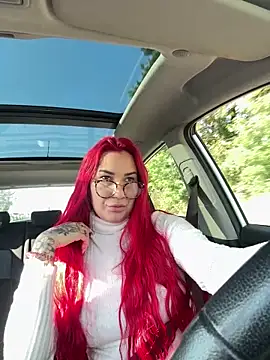 Snapshot of Mia-Fuchs chatting on 10.02.25 Mia-Fuchs online show from 10.02.25