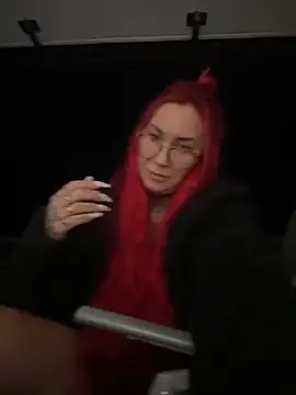 Snapshot of Mia-Fuchs chatting on 10.03.25 Mia-Fuchs online show from 10.03.25