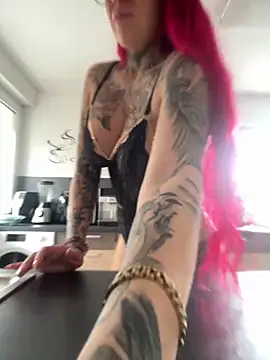 Snapshot of Mia-Fuchs chatting on 02.02.26 Mia-Fuchs online show from 02.02.26