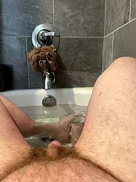 Snapshot of Ucsamiam chatting on 09.18.25 Ucsamiam online show from 09.18.25