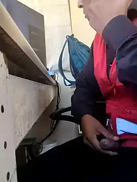 Snapshot of securityhot chatting on 01.28.25 securityhot online show from 01.28.25