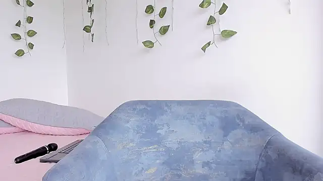 Laurensmith9 online show from 07.14.26