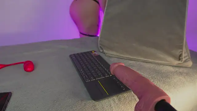 Snapshot of bri_cullen chatting on 09.24.25 bri cullen online show from 09.24.25