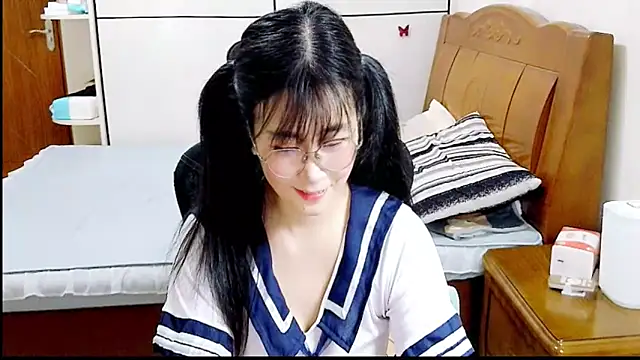 Strawberry baby online show from 10.14.25