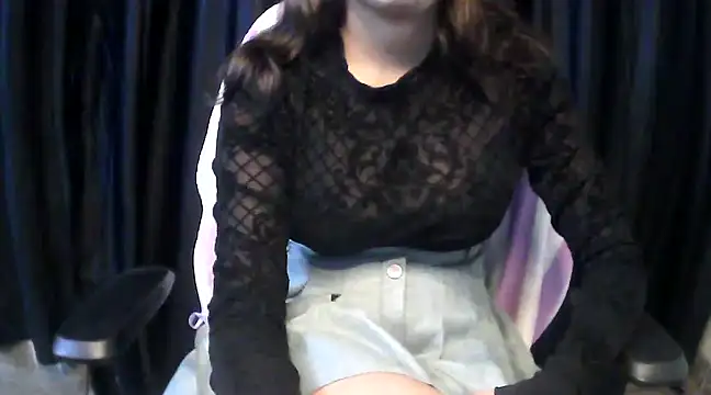 Snapshot of hot-niti chatting on 02.13.25 hot-niti online show from 02.13.25