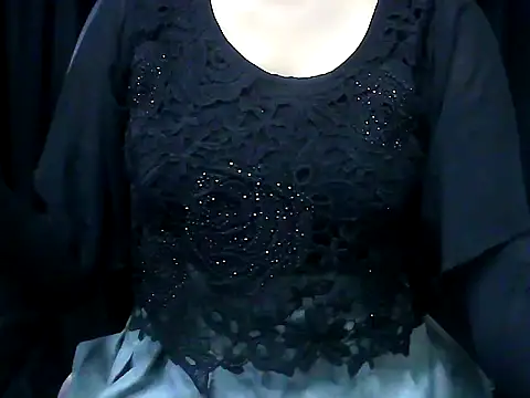 Snapshot of hot-niti chatting on 11.17.25 hot-niti online show from 11.17.25