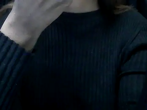 Snapshot of hot-niti chatting on 11.24.25 hot-niti online show from 11.24.25