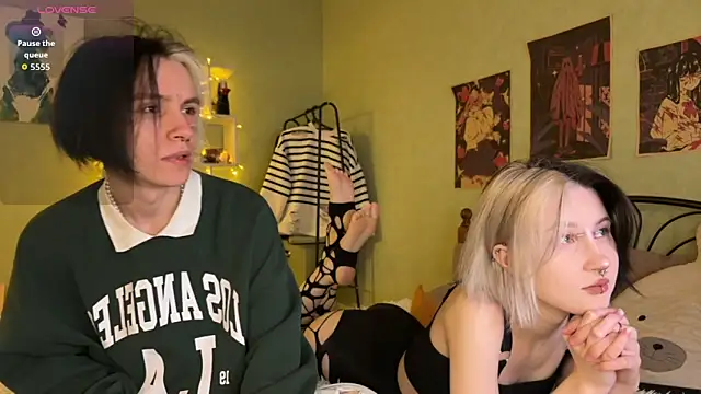 VeryRare TwinS online show from 10.03.25