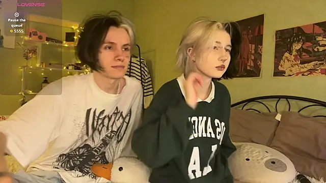 VeryRare TwinS online show from 10.04.25