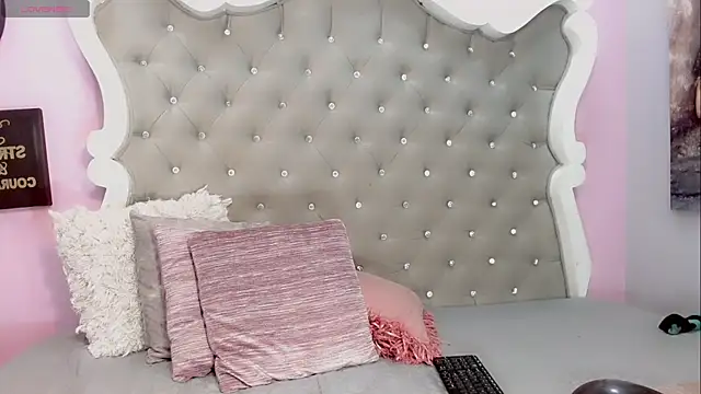 Diva Smith02 online show from 01.26.25