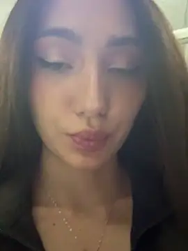 Snapshot of Maddy_Jones chatting on 01.17.25 Maddy Jones online show from 01.17.25