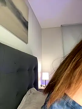 Snapshot of Maddy_Jones chatting on 10.14.25 Maddy Jones online show from 10.14.25