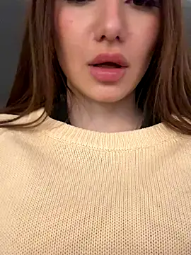 Snapshot of Maddy_Jones chatting on 10.17.25 Maddy Jones online show from 10.17.25