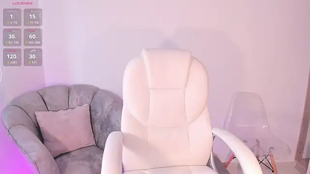 Snapshot of NiiaEvanss chatting on 01.29.25 NiiaEvanss online show from 01.29.25