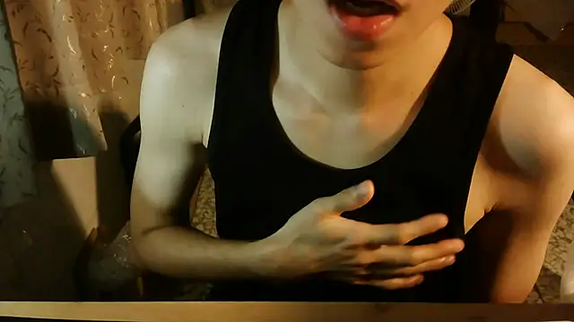 KYU890428 online show from 10.12.25