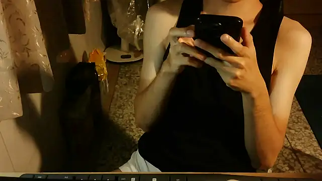 KYU890428 online show from 10.25.25