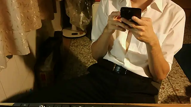 KYU890428 online show from 11.14.25