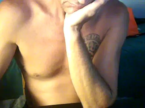 Snapshot of GoloZeusMax chatting on 02.20.25 GoloZeusMax online show from 02.20.25