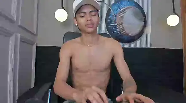 Snapshot of adam_piarse01 chatting on 01.11.25 adam piarse01 online show from 01.11.25