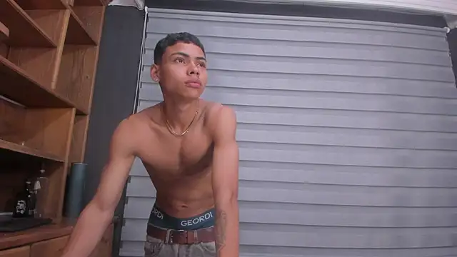 Snapshot of adam_piarse01 chatting on 03.14.25 adam piarse01 online show from 03.14.25