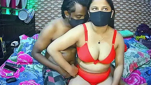 Snapshot of Hot_Nila chatting on 06.21.26 Hot Nila online show from 06.21.26