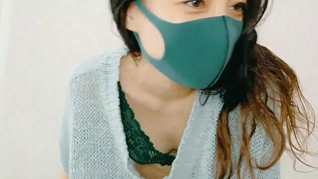 Snapshot of Mary-JP chatting on 09.13.25 Mary-JP online show from 09.13.25