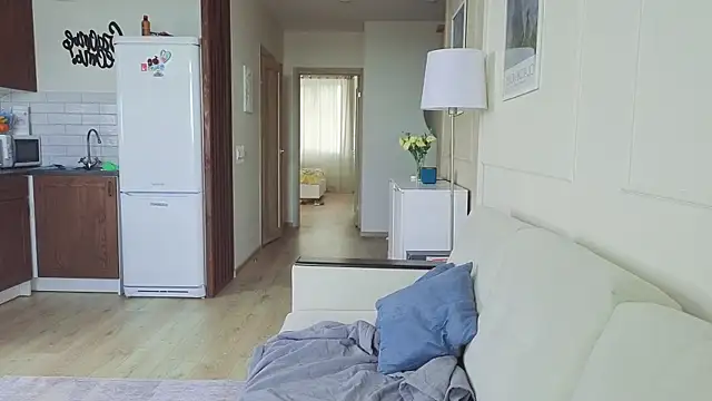 KristineEsme online show from 09.11.25