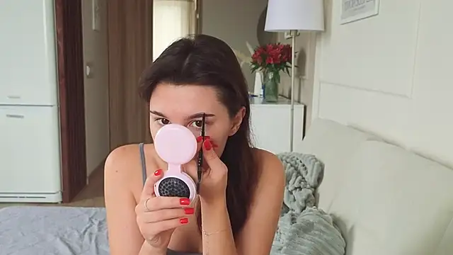 KristineEsme online show from 10.15.25