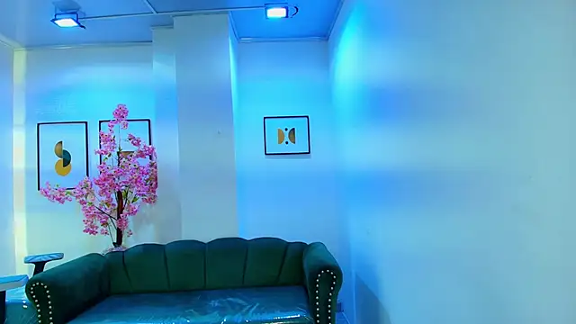 Snapshot of Arianna_sweeet chatting on 11.12.25 Arianna sweeet online show from 11.12.25